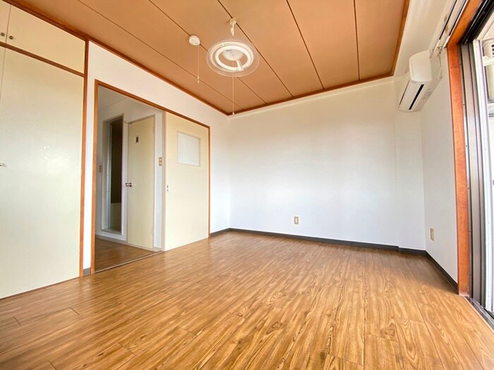 物件内観写真8　(居室)