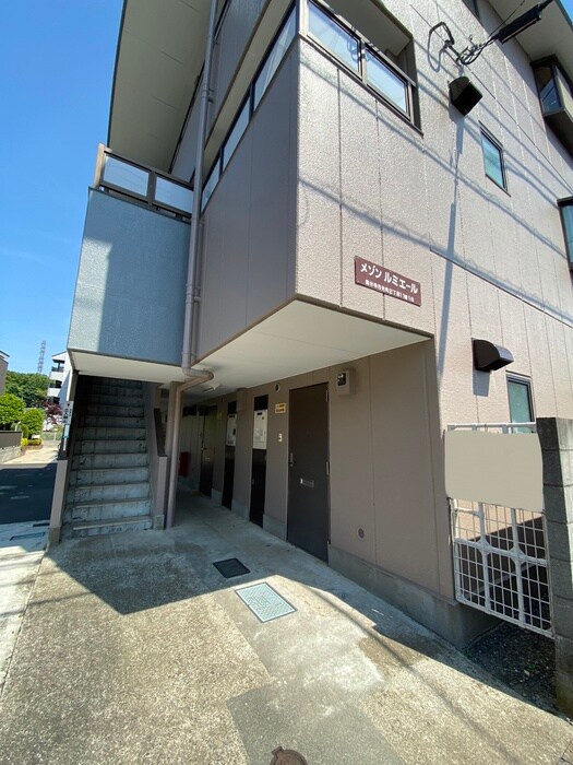 物件外観写真5　(エントランス部分)