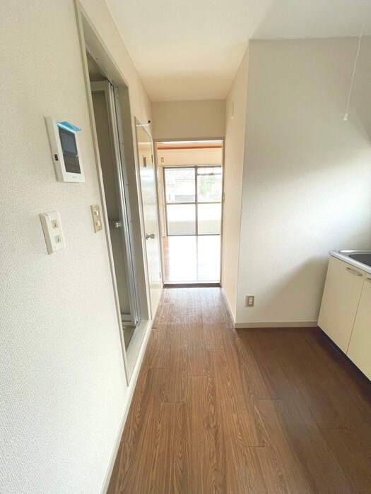 物件内観写真15　(廊下)