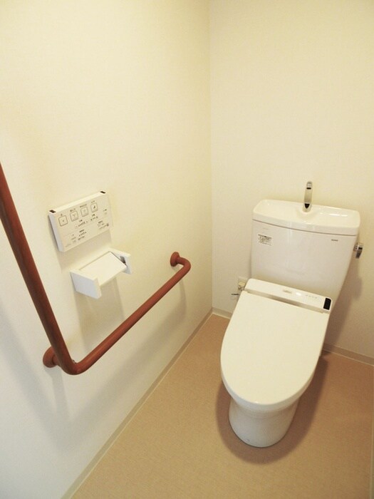 物件内観写真14　(トイレ)