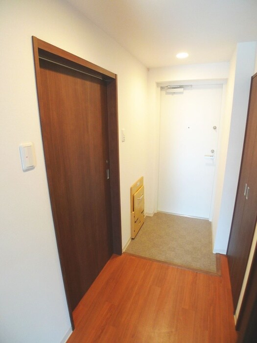 物件内観写真17　(玄関)