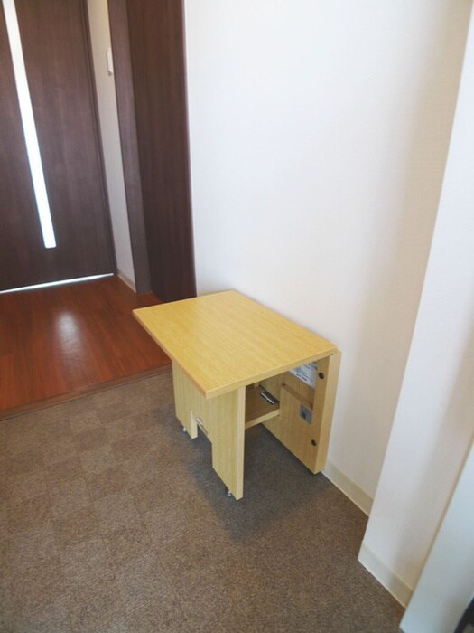 物件内観写真18　(玄関)