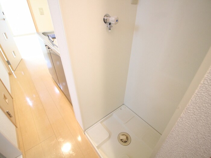 物件内観写真13　(洗濯機置場)