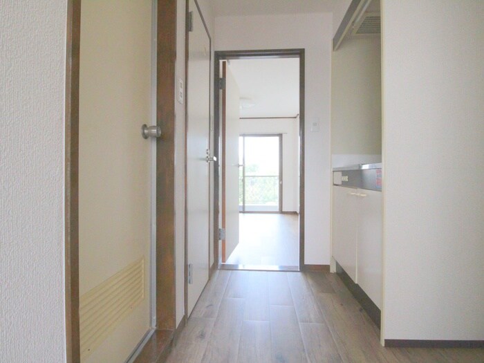 物件内観写真15　(廊下)