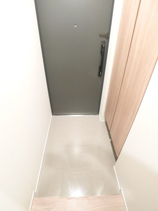 物件内観写真16　(玄関)