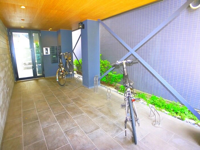 物件外観写真6　(駐輪場)