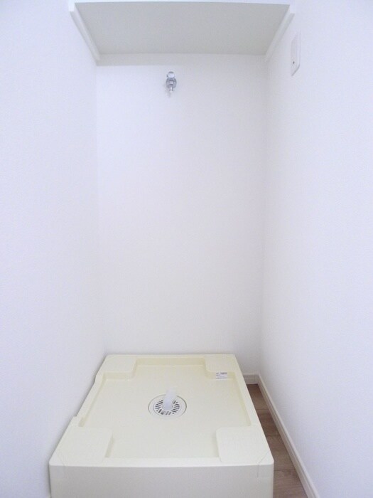 物件内観写真15　(洗濯機置場)