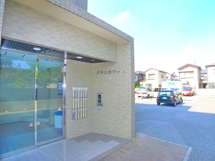 物件外観写真3　(エントランス部分)