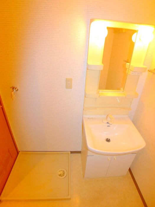 物件内観写真17　(洗濯機置場)