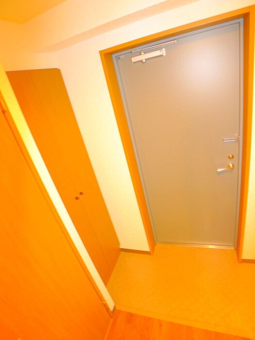 物件内観写真18　(玄関)