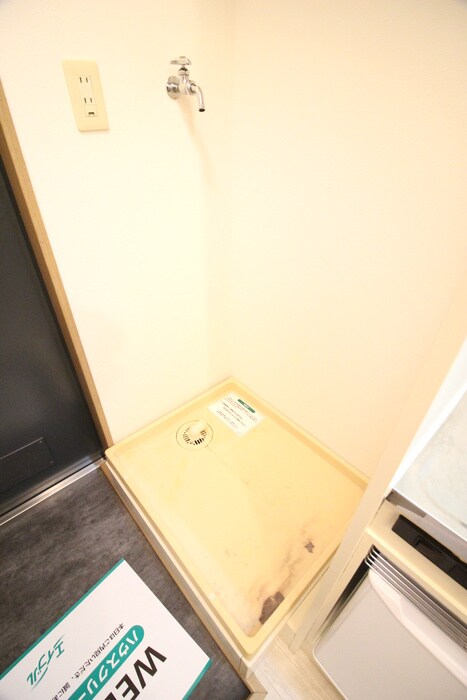 物件内観写真11　(洗濯機置場)