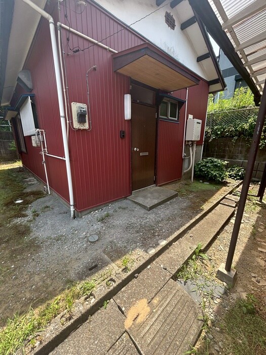 物件外観写真4　(エントランス部分)