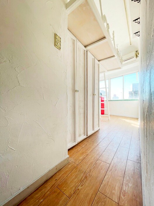 物件内観写真8　(廊下)