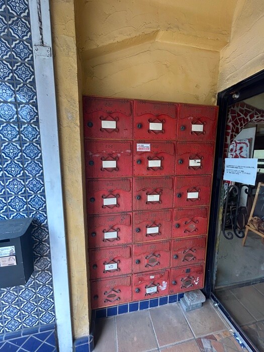 物件外観写真5　(エントランス部分)