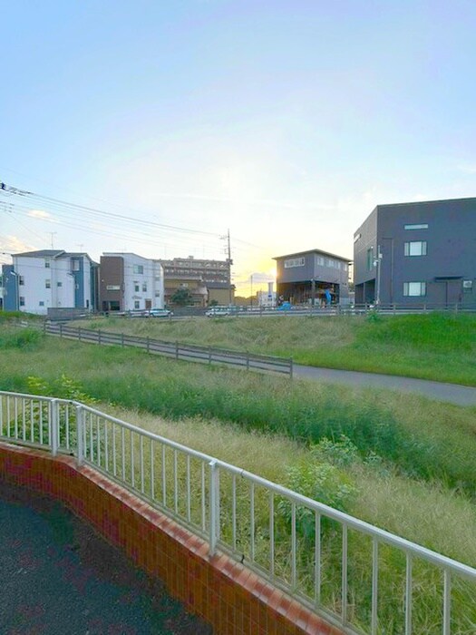 物件内観写真22　(室内からの展望)