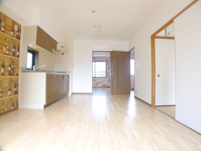 物件内観写真4　(居室)