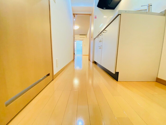 物件内観写真18　(廊下)