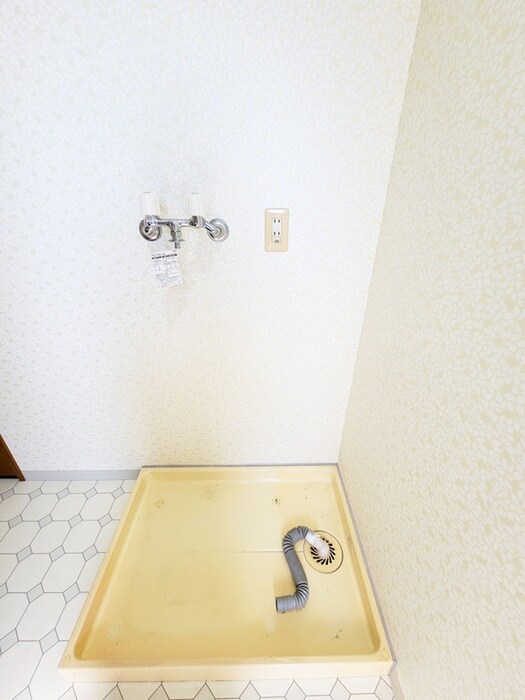 物件内観写真15　(洗濯機置場)