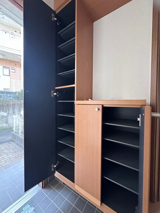 物件内観写真13　(靴箱)