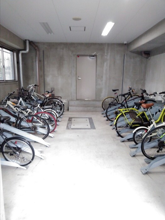 物件外観写真3　(駐輪場)