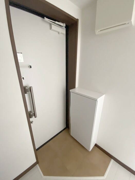 物件内観写真21　(玄関)