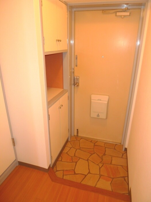 物件内観写真9　(玄関)