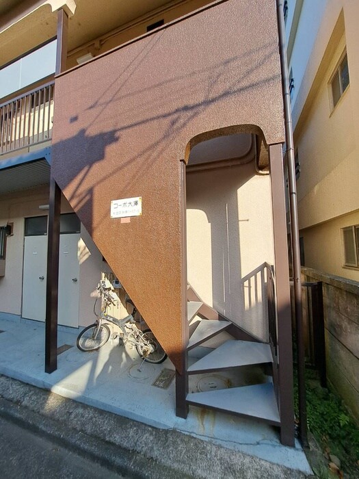 物件外観写真3　(エントランス部分)