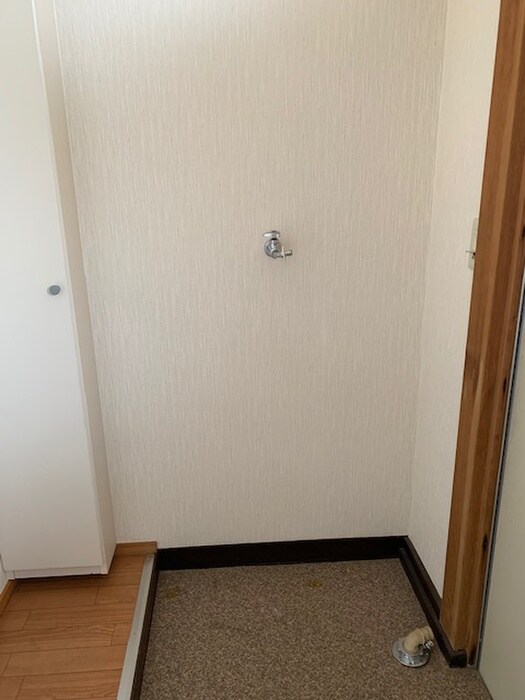 物件内観写真14　(洗濯機置場)