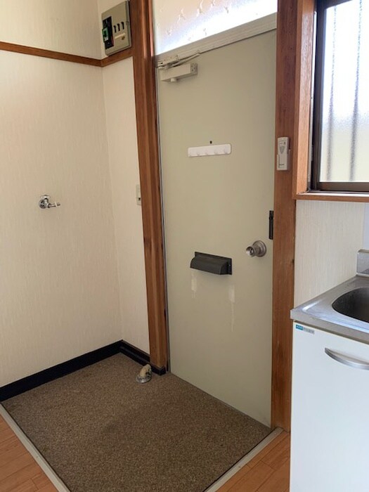 物件内観写真16　(玄関)