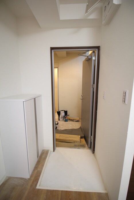 物件内観写真10　(玄関)