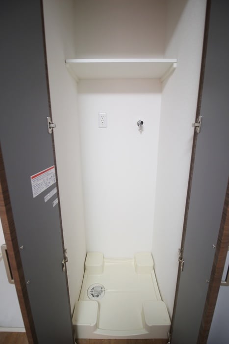 物件内観写真14　(洗濯機置場)