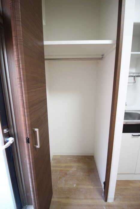 物件内観写真15　(収納)