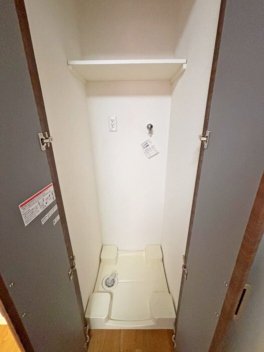 物件内観写真16　(洗濯機置場)