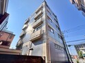 AUビル