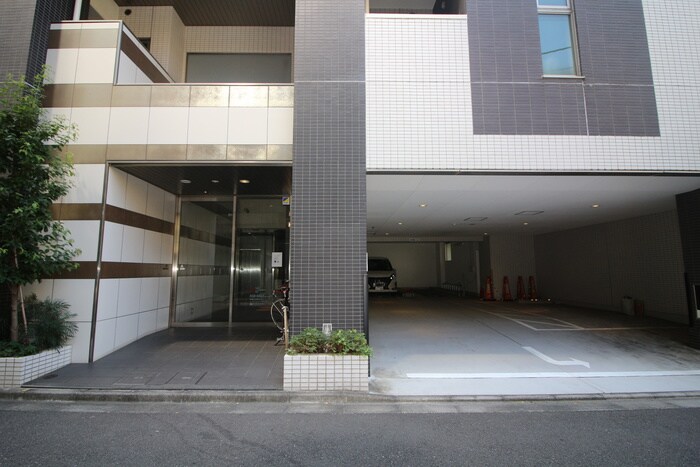 物件外観写真5　(エントランス部分)