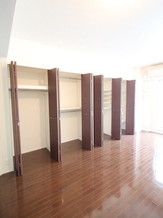 物件内観写真11　(収納)