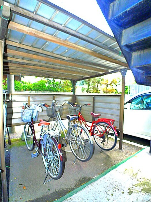 ビューハイツ藤原の駐輪場