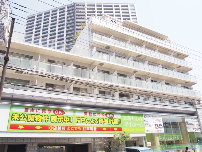 物件外観写真5　(エントランス部分)