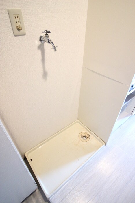 物件内観写真12　(洗濯機置場)