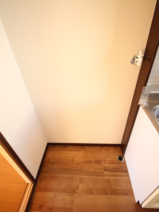 物件内観写真12　(洗濯機置場)