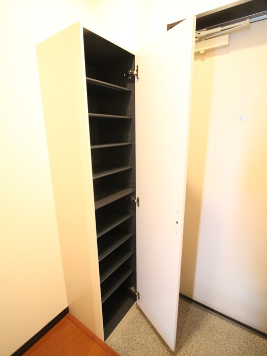 物件内観写真15　(靴箱)