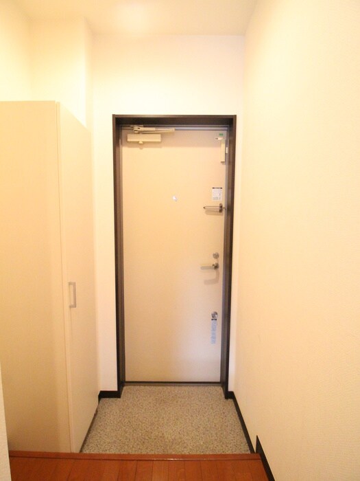 物件内観写真16　(玄関)