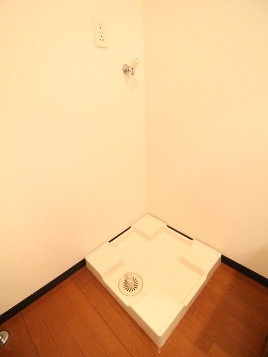 物件内観写真17　(洗濯機置場)