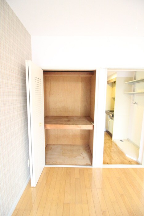 物件内観写真12　(収納)