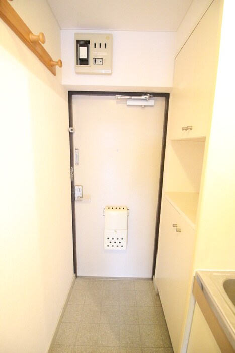 物件内観写真16　(玄関)