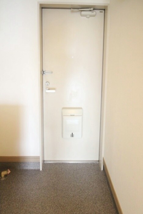 物件内観写真7　(玄関)