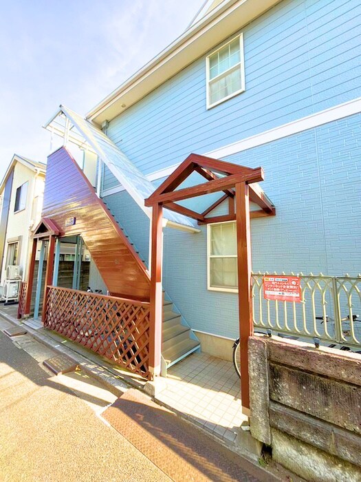 物件外観写真6　(エントランス部分)