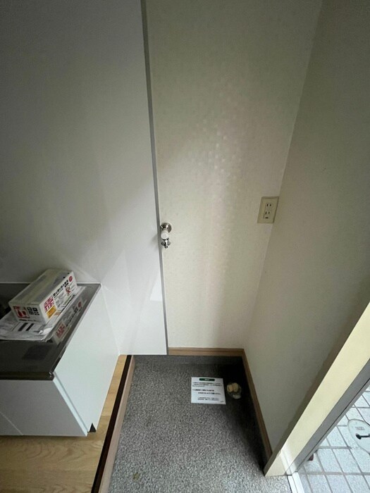 物件内観写真17　(洗濯機置場)