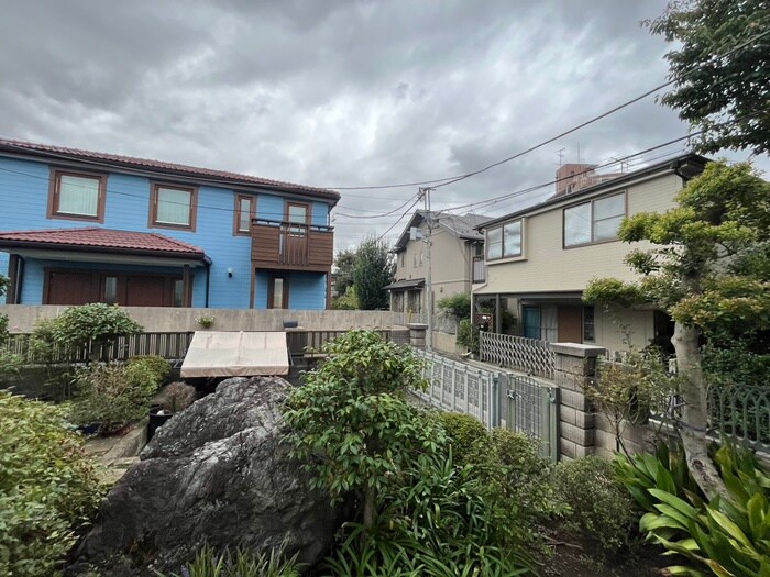 物件内観写真18　(室内からの展望)