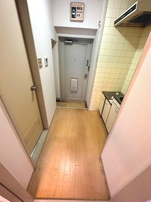 物件内観写真12　(廊下)